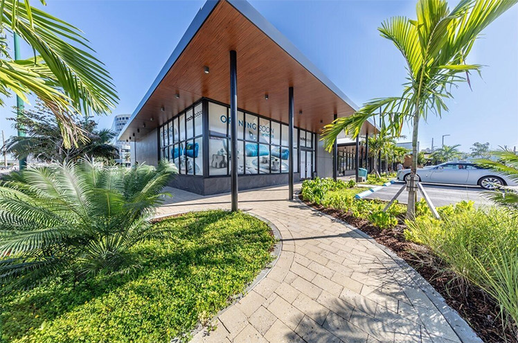 Images of stores at Avenida Biscayne in Aventura, Florida.