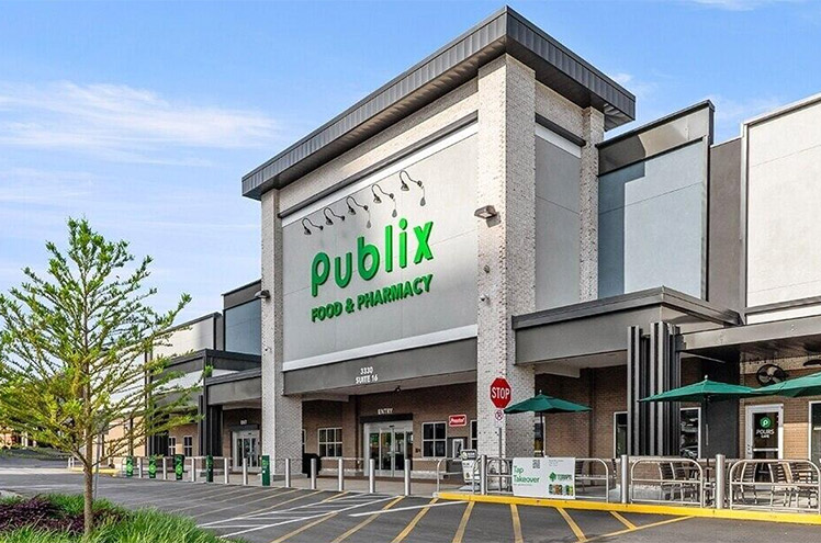Publix storefront at Buckhead Landing in Atlanta, Georgia.
