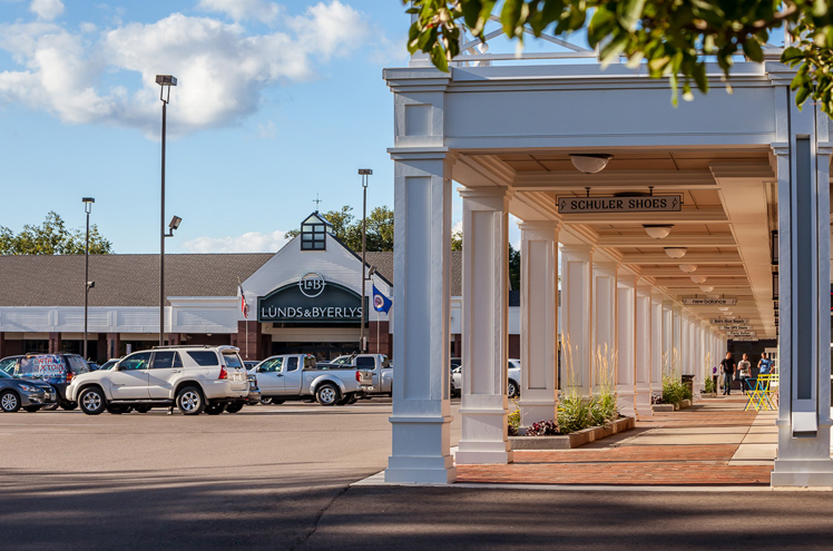 Colonial Square Architecture